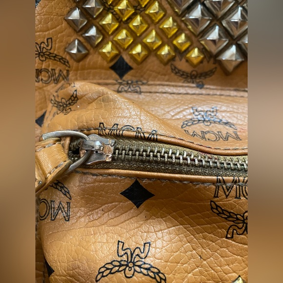 ๐MCM Cognac Silver & Gold Studded Medium Backpack *Used* M1976 See Photos - Picture 10 of 16